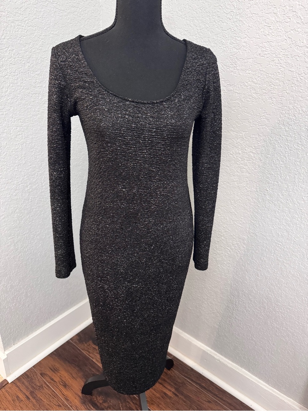 Black Sparkle Long-Sleeve Scoop Neck Midi Dress